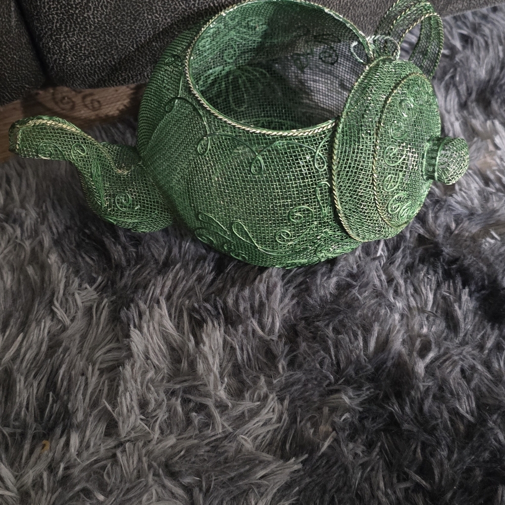 Vintage mesh Green Wire decorativeTeapot